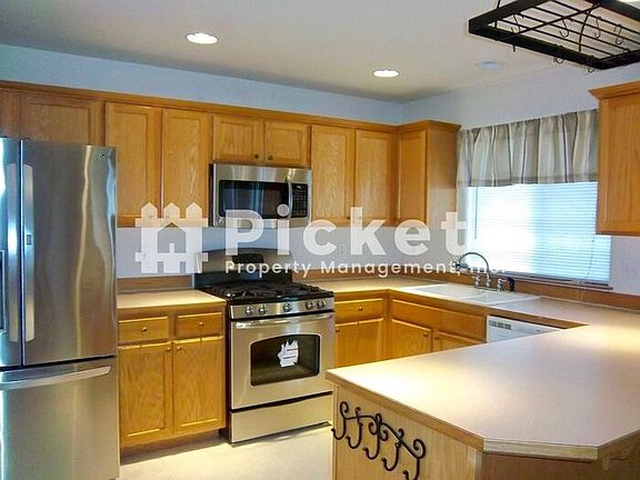 4th image of 24480 Madura Dr NE