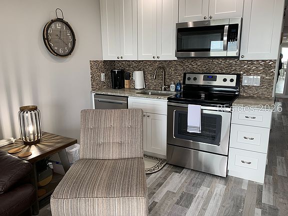 3rd image of 40 Folly Field Rd APT A225