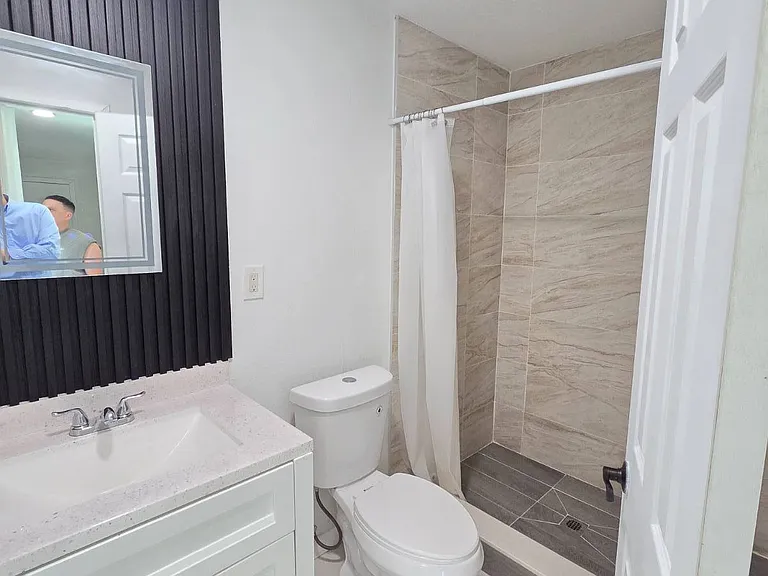 7100 McClellan St — Photo 4
