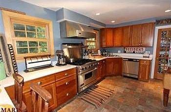 4th image of 44 Orchard Ln