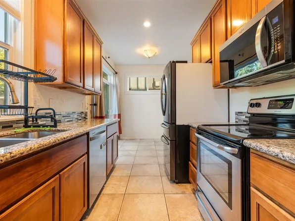 14414 E Burnside St, Portland, OR 97233