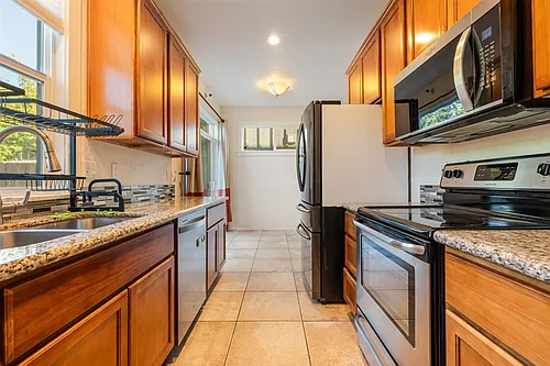 14414 E Burnside St Photo 1