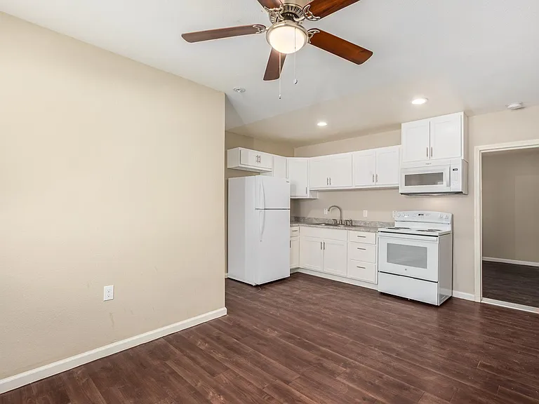 1802 N 26th Pl — Photo 11