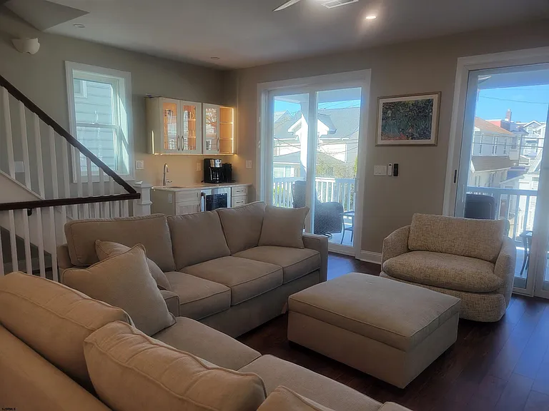 18 N Buffalo Ave — Photo 17