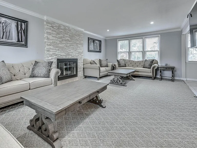 655 Harding Pl — Photo 10