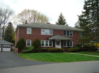 9 Kensington Ct, Delmar, NY 12054