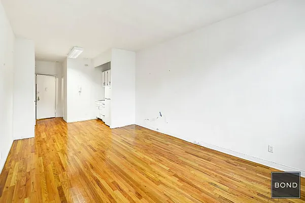 Rented by Bond New York | media 7