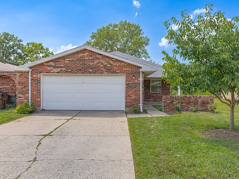 8717 Meadowcreek Dr — Photo 2