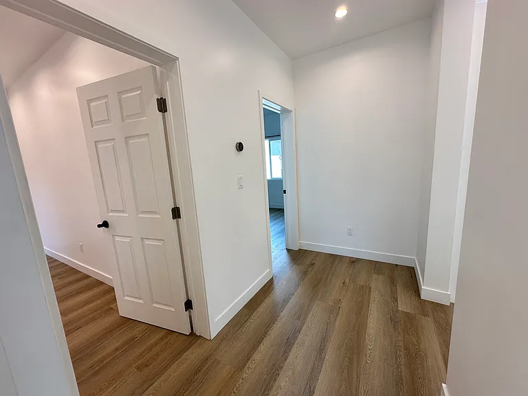 3617 W Victory Blvd — Photo 26