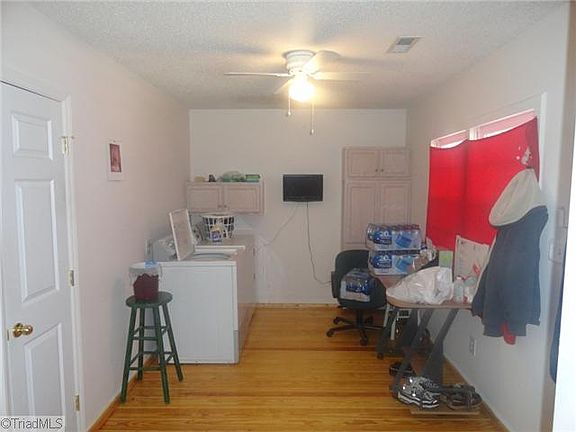 3rd image of 3118 S Elm Eugene St