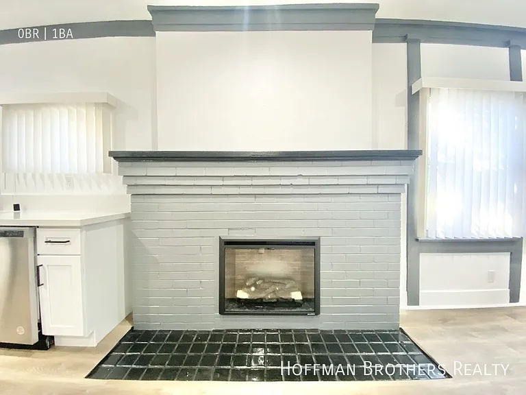 2360 W Washington Blvd #202 — Photo 6