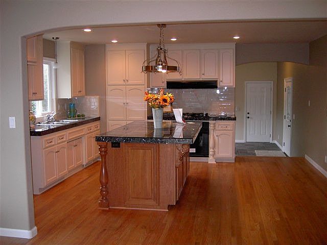 Gorgeous Custom Kitchen!