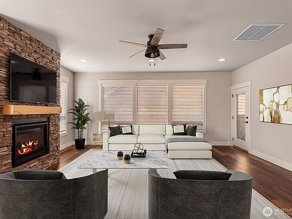 4th image of 211 Solomon Loop NW