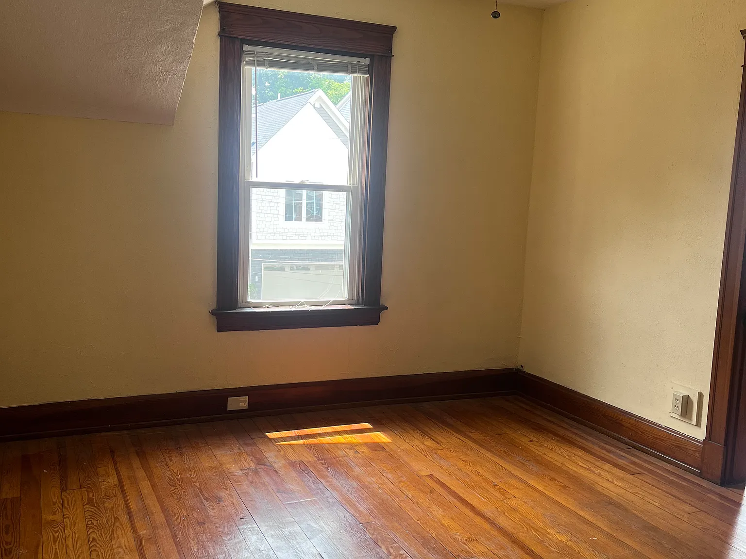 1 bed, 700 sqft, $1,100 — Photo 2