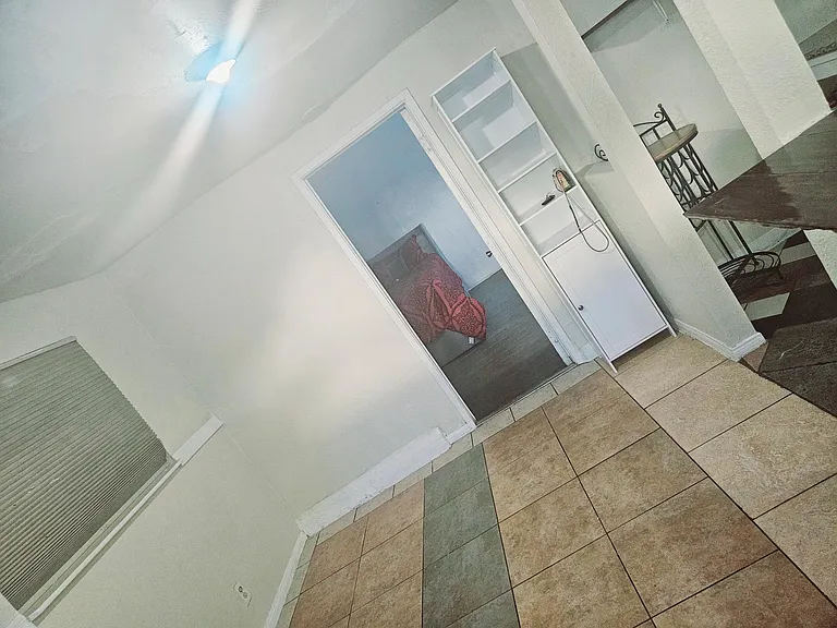920 N Eleanor St #B — Photo 12