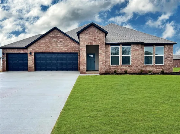 206 N Kit Kat Ct, Siloam Springs, AR 72761