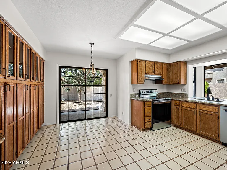 9823 N 100th Pl — Photo 14