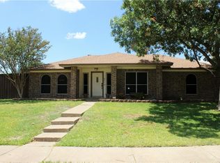 901 Pheasant Dr, Mesquite, TX