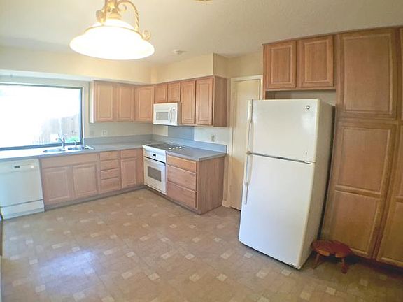 5th image of 1216 Oakhill Dr