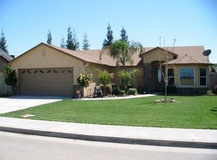 1330 Kamm Ave, Kingsburg, CA 93631