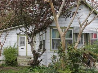 4225 School St, Chincoteague, VA 23336
