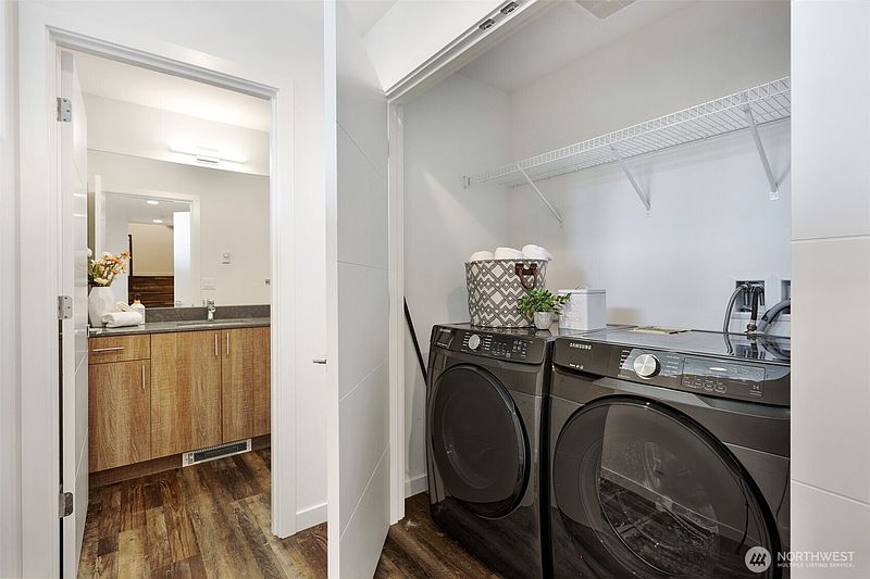 5th image of 6325 34th Avenue SW #C