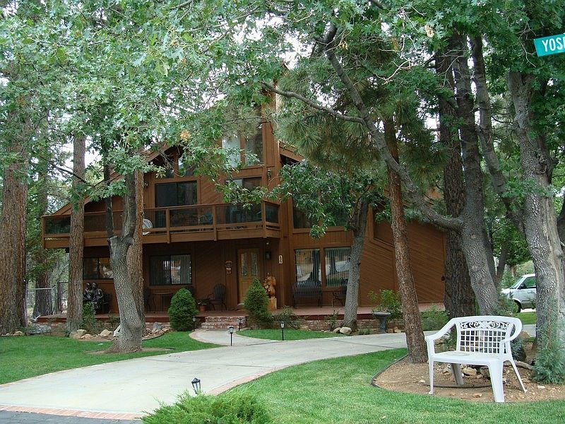 1st image of 125 W Yosemite Dr