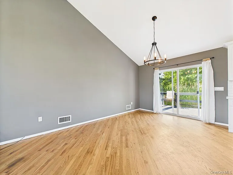 45 Willow St — Photo 11