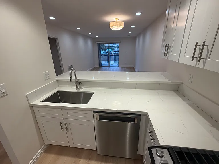 1125 Pico Blvd — Photo 12