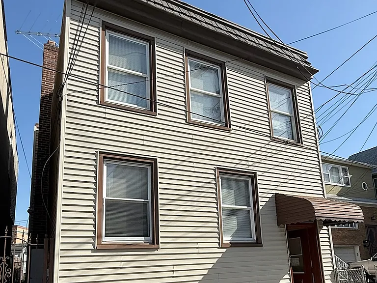 122 Cross St #1 — Photo 1