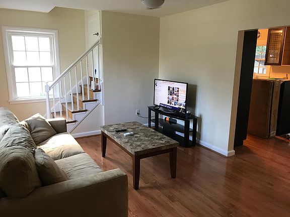 2nd image of 919 18th St S #3