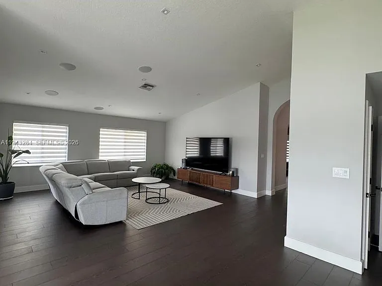 16440 Ruby Lake — Photo 2