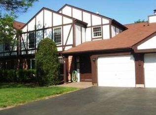 46 Plymouth Ct #6-101C, Naperville, IL 60565
