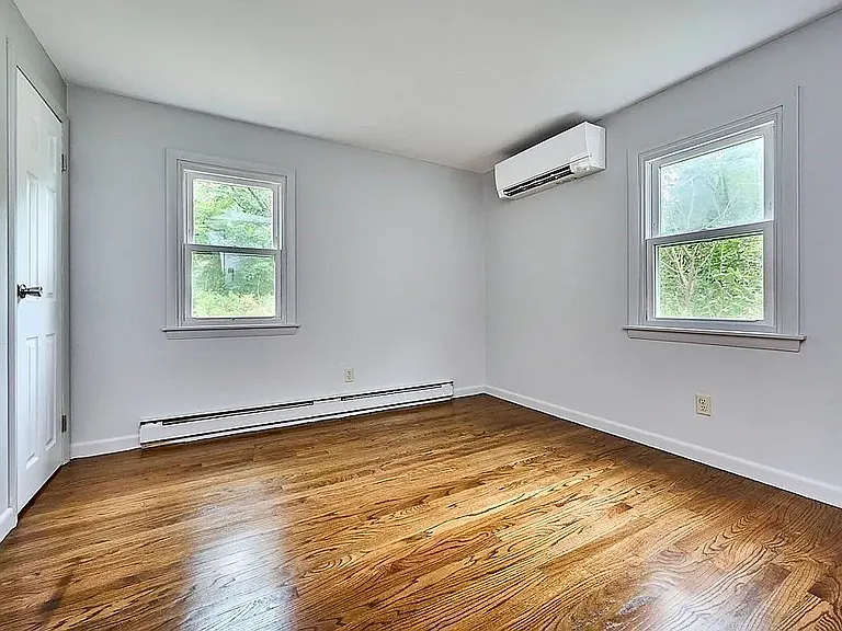 85 Longmeadow Dr — Photo 20