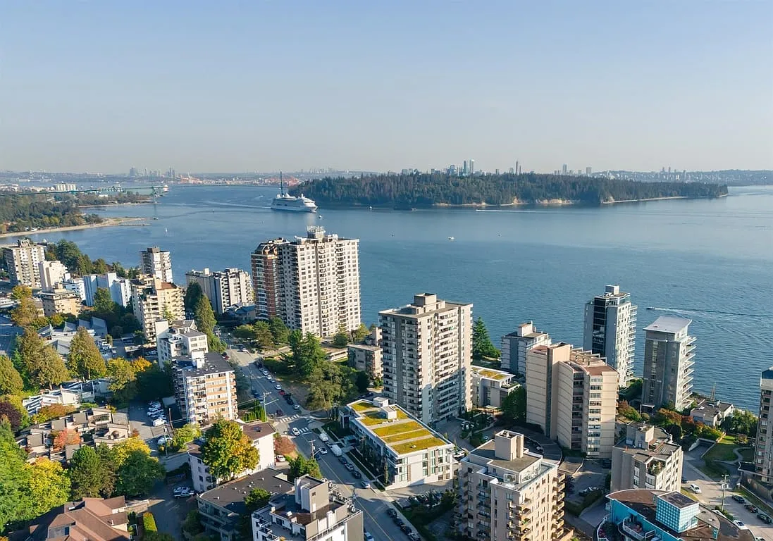 Bellevue — Photo 2