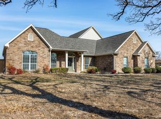 116 Oak Plaza Dr, Georgetown, TX 78628