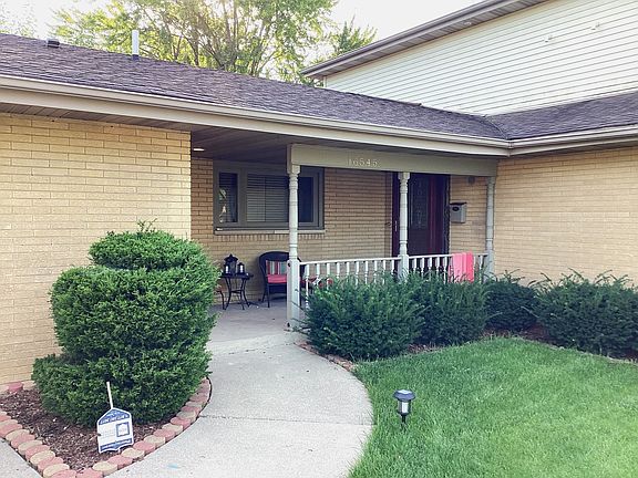 3rd image of 16545 Evans Ct