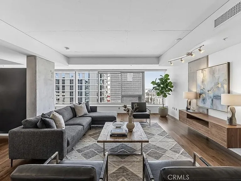 1155 S Grand Ave #1707 — Photo 9