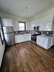 77 Vroom Street, #201