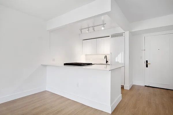 Rented by Greystar | media 22