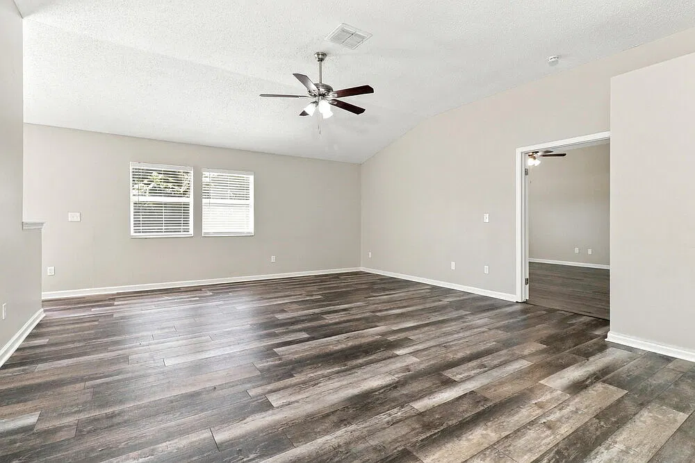 4 bed, 2.0 bath, 2164 sqft, $2,600 — Photo 4
