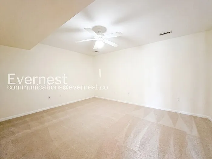 1101 Highpointe Blvd — Photo 14
