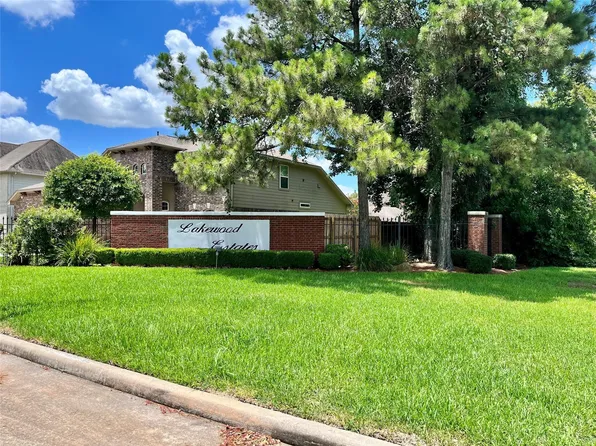 202 Almond Dr, Baytown, TX 77520