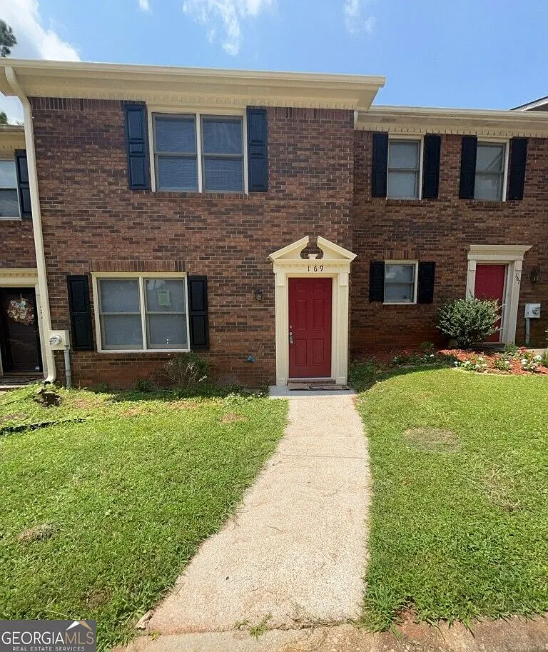 2 bed, 2.5 bath, 1296 sqft, $1,350 — Photo 1