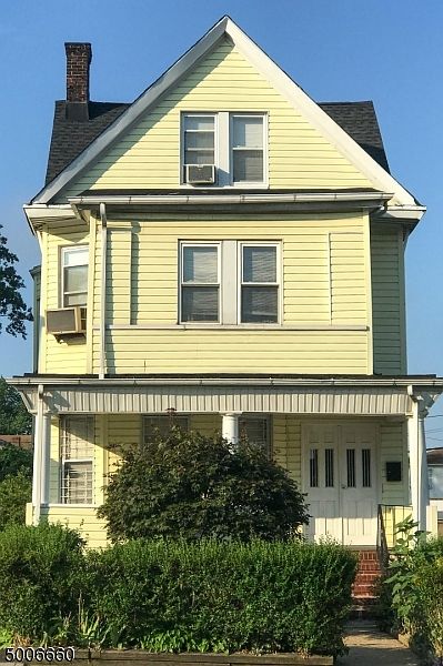 1st image of 210 Park Ave