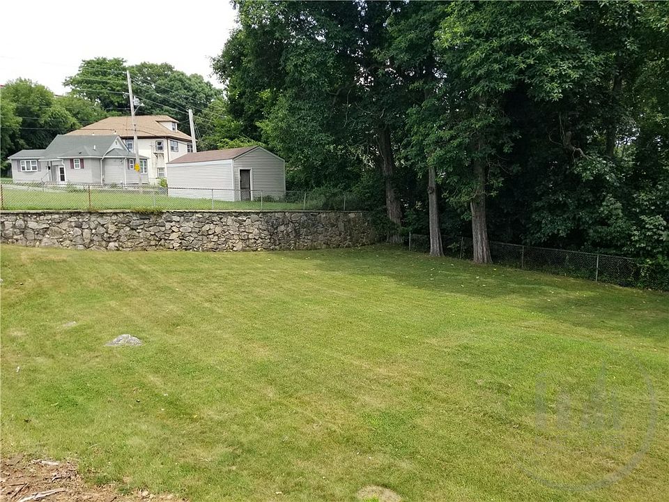 880 Logee St Woonsocket RI Zillow