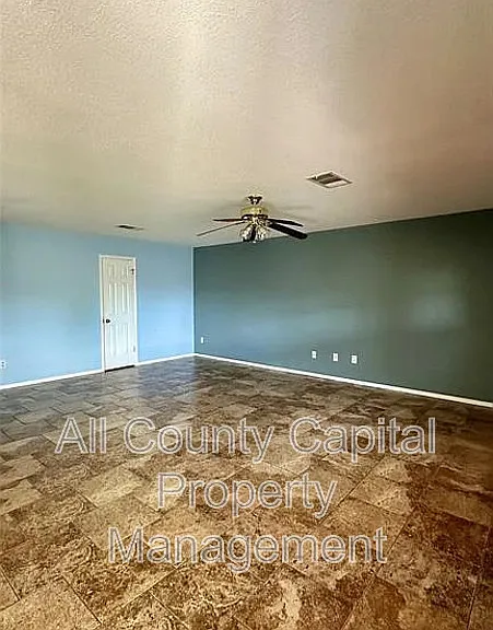 13105 Lofton Cliff Dr — Photo 2