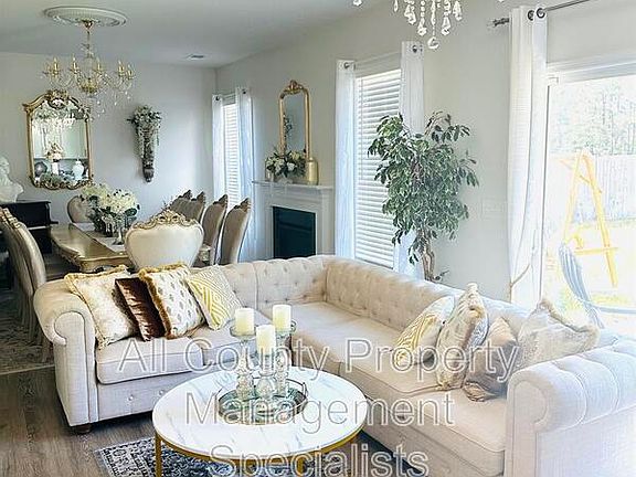4th image of 763 Deerwood Crossing Dr