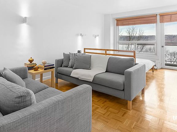 4th image of 2575 Palisade Ave APT 4E