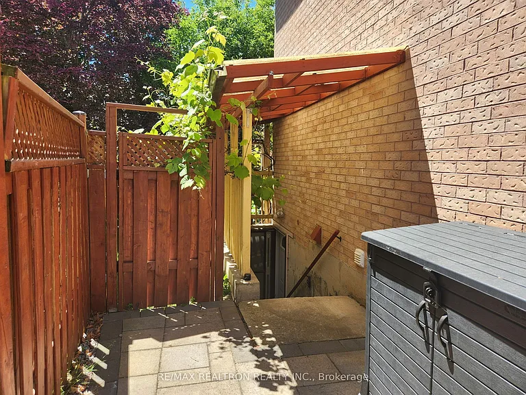 46 Thornbrook Ct #BASEMENT — Photo 5